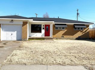 2207 Jackson Dr, Perryton, TX 79070