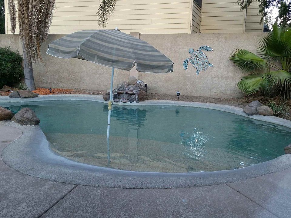 2nd image of 1520 Raquel Ln