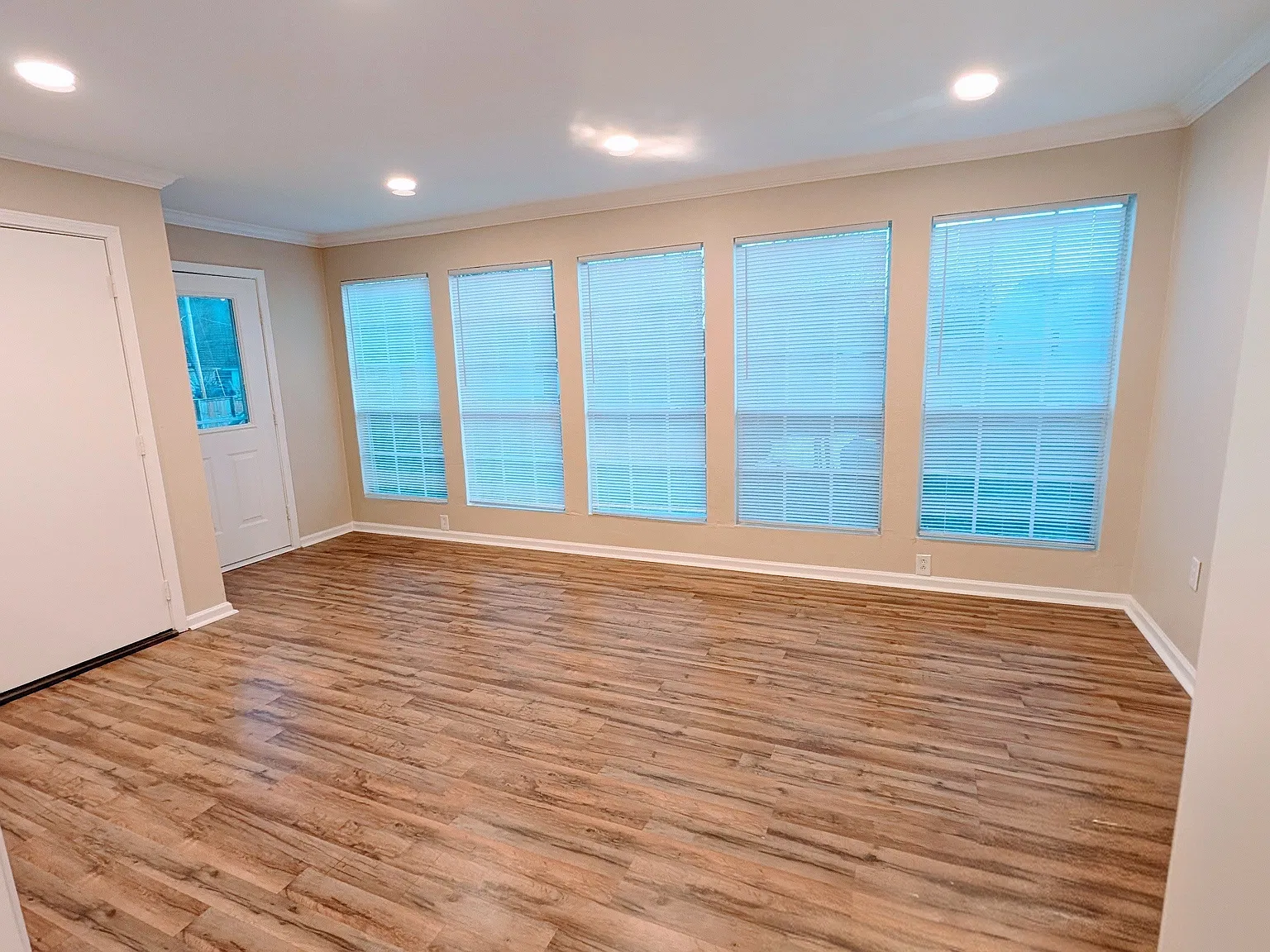 2 bed, 1300 sqft, $1,250 — Photo 3