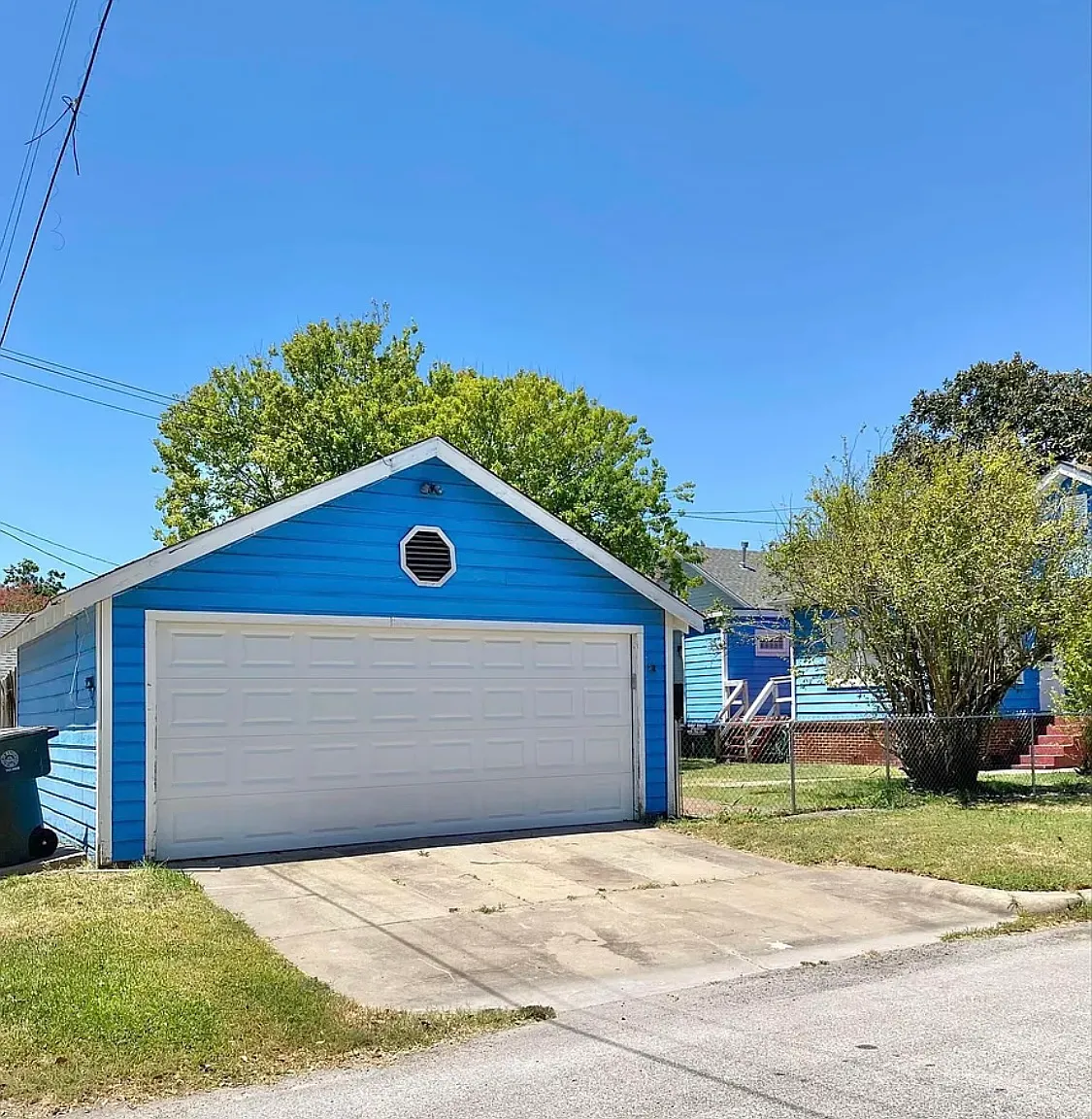3 bed, 1300 sqft, $2,200 — Photo 4