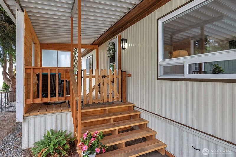 3rd image of 16600 25th Avenue NE #73