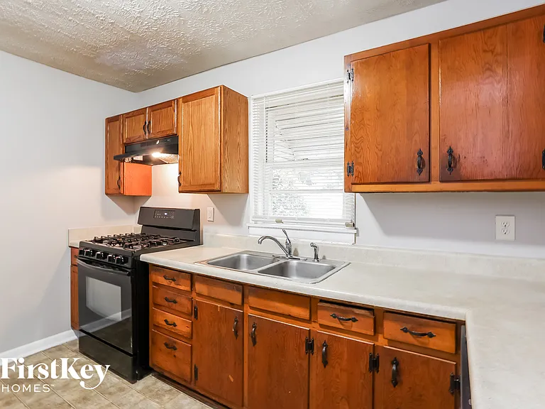 727 Alfred Rd NW — Photo 7