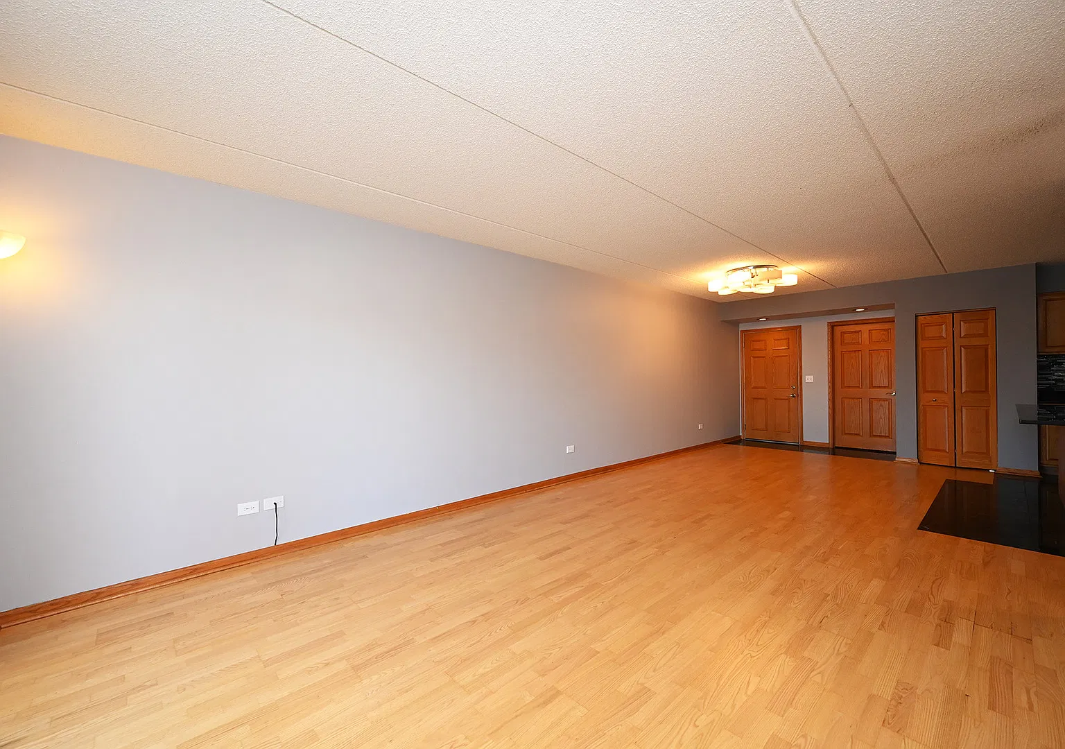 2 bed, 1212 sqft, $2,400 — Photo 4