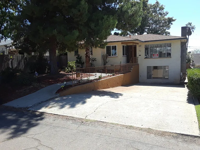 7137 Saranac St — Photo 1