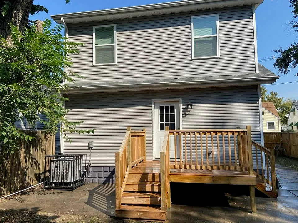 3 bed, 1285 sqft, $1,400 — Photo 2