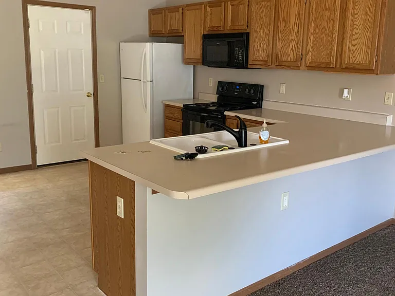 2020 Bridgewater Cir — Photo 3