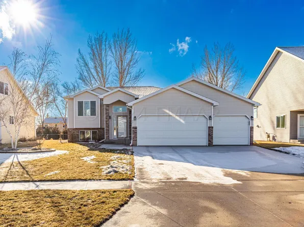 2614 57th Ave S, Fargo, ND 58104