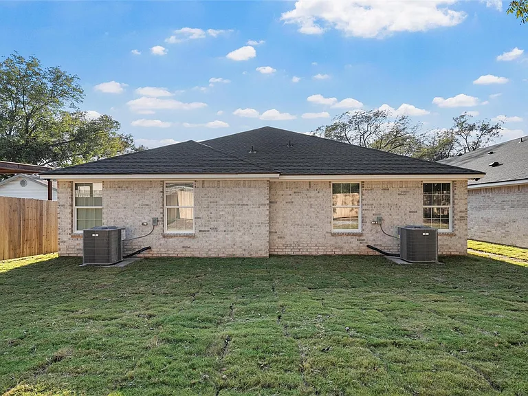 405 Hogan Ln #A & B — Photo 17