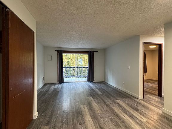 5th image of 1604 N Brook Ct APT 4
