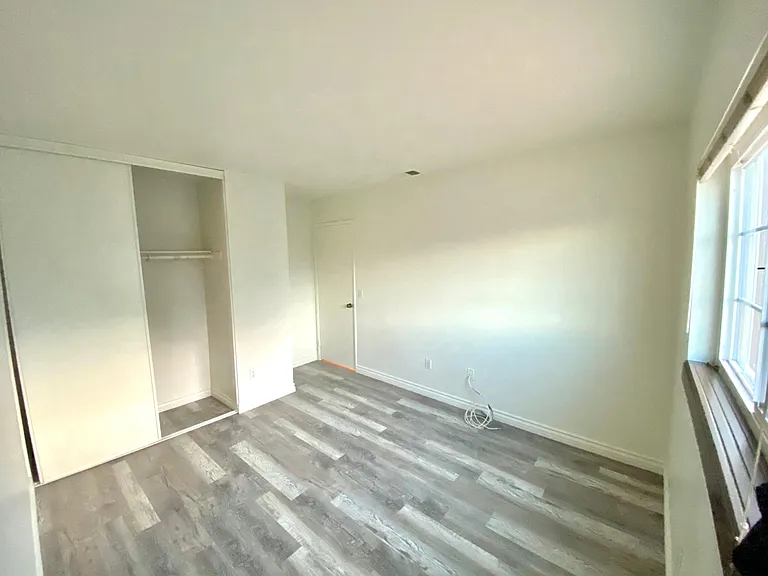 12900 Pan Am Blvd — Photo 20