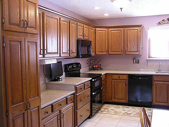 4th image of 6811 Bejay Dr