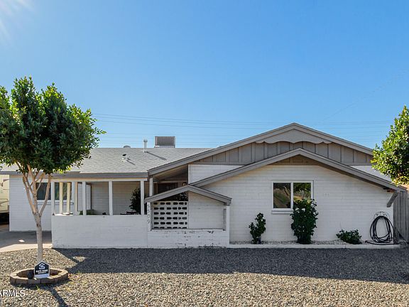 3rd image of 5509 W EARLL Drive