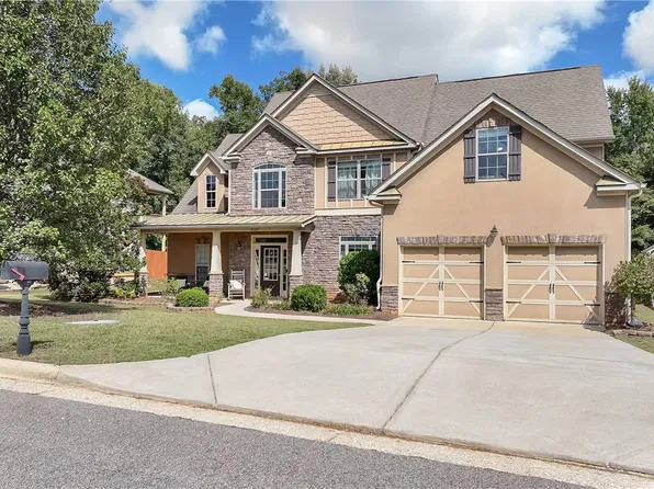 3007 McKinley Dr, Opelika, AL 36804