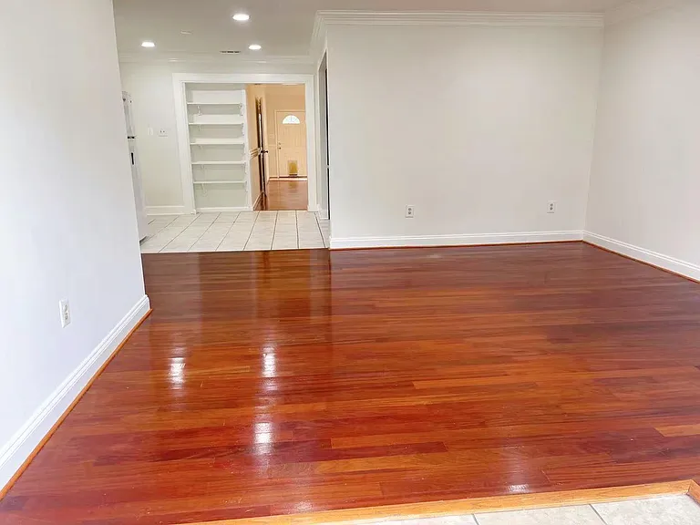 206 W Beech Rd — Photo 5