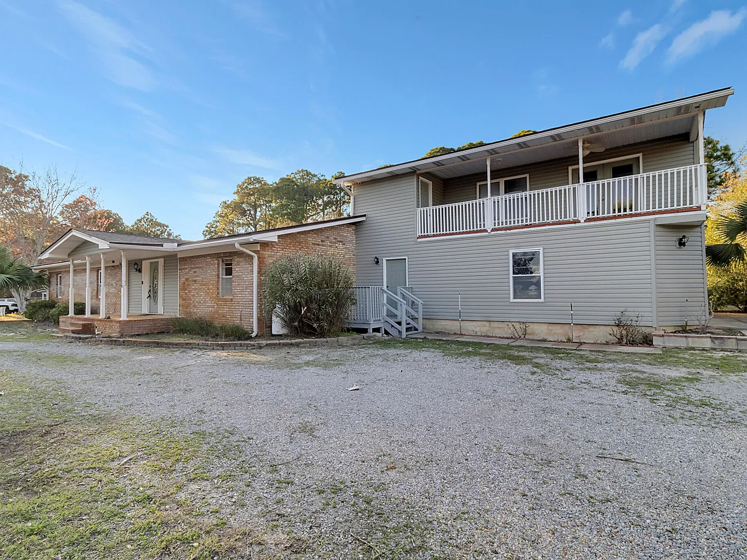 3 bed, 3.0 bath, 2706 sqft, $2,800 — Photo 2