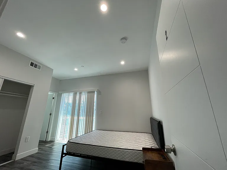 1640 1/2 N Soto St #1640 — Photo 16