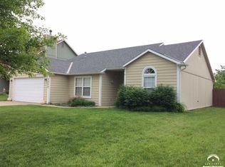 2904 Fenwick Rd, Lawrence, KS 66046