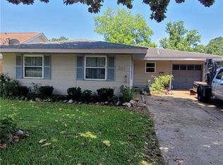 311 River Oaks Dr, New Orleans, LA 70131