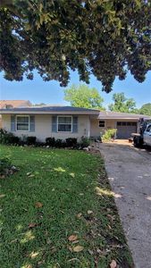 311 River Oaks Dr, New Orleans, LA, 70131