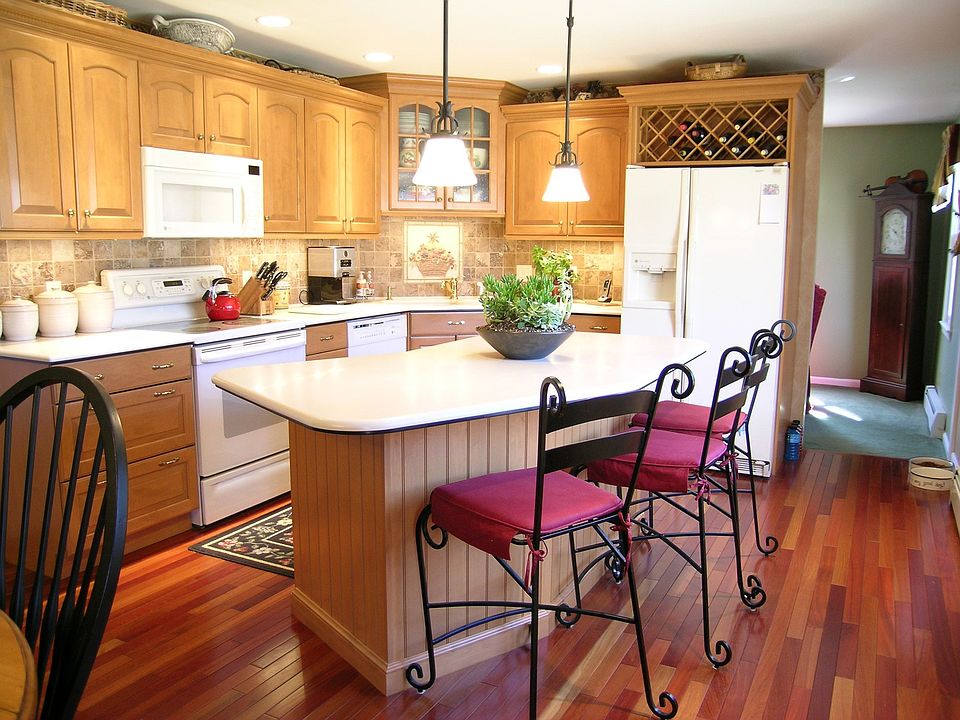 2nd image of 703 George Hill Rd