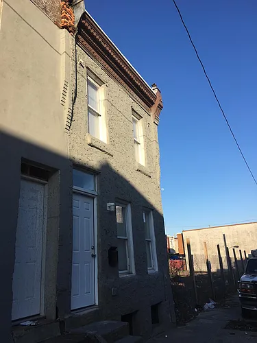 827 E Madison St Photo 1