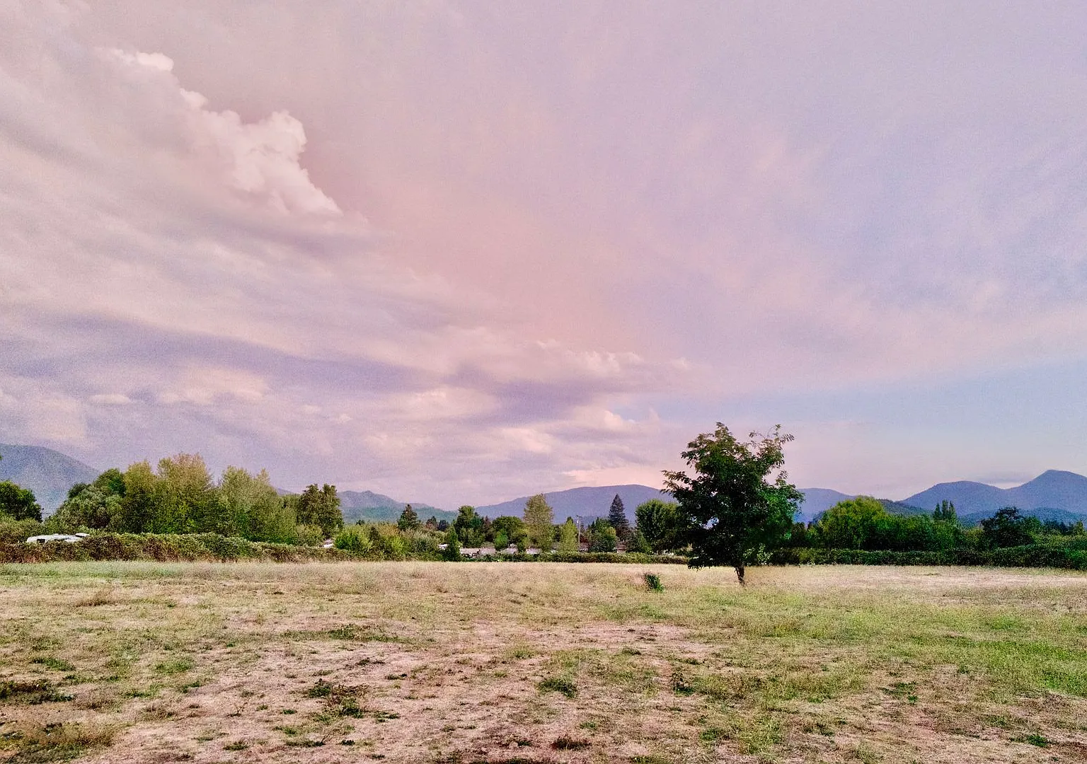 2bed1bath Bonus Room - High-End Executive Retreat With Panoramic Mountain Views — Photo 3