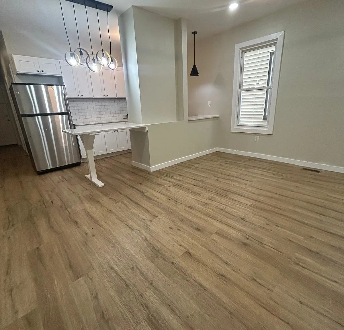 3 bed, $2,100 — Photo 1