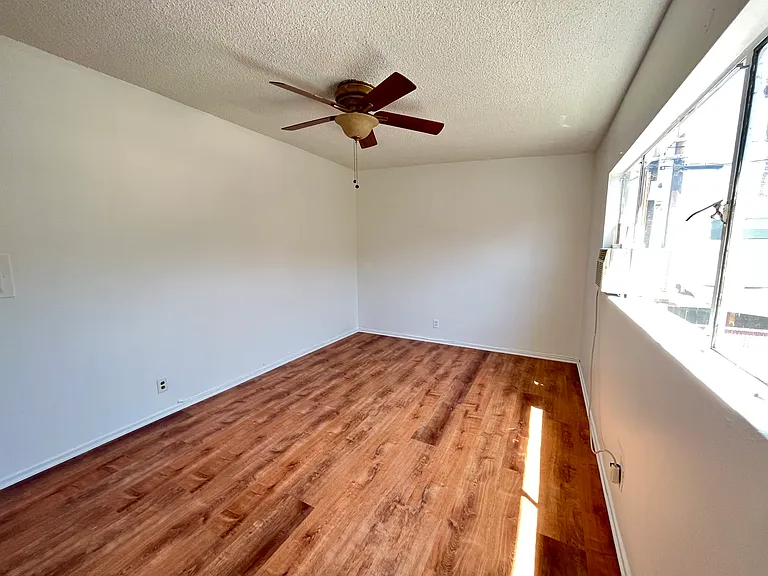 826 Westbourne Dr #F — Photo 8