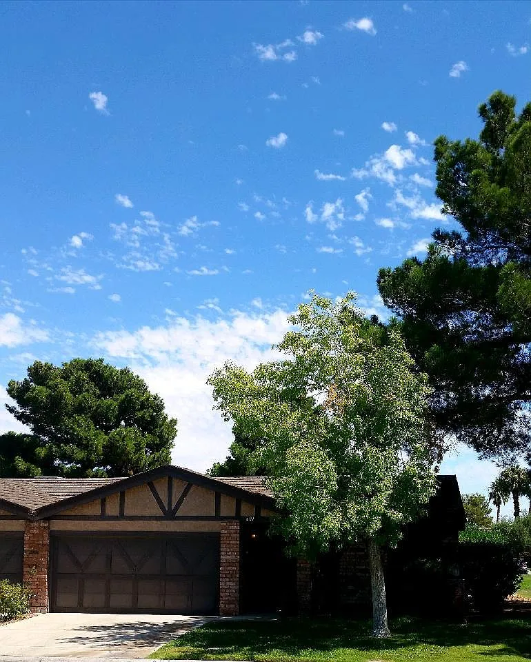 2 bed, 1327 sqft, $2,500 — Photo 2