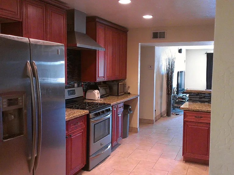97 E Huntington Dr — Photo 4