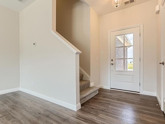 5th image of 1701 Venture Dr