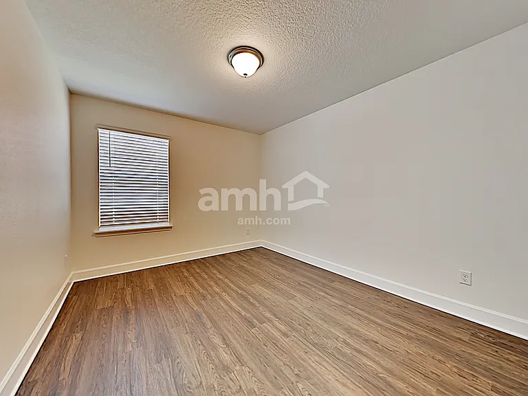 398 Sandstone Dr — Photo 32