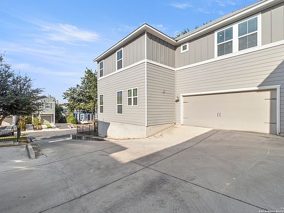 4th image of 256 CLAREMONT AVE #101