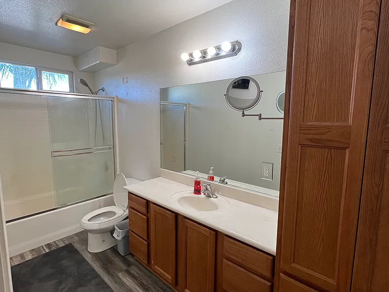 115 6th St #105 — Photo 4