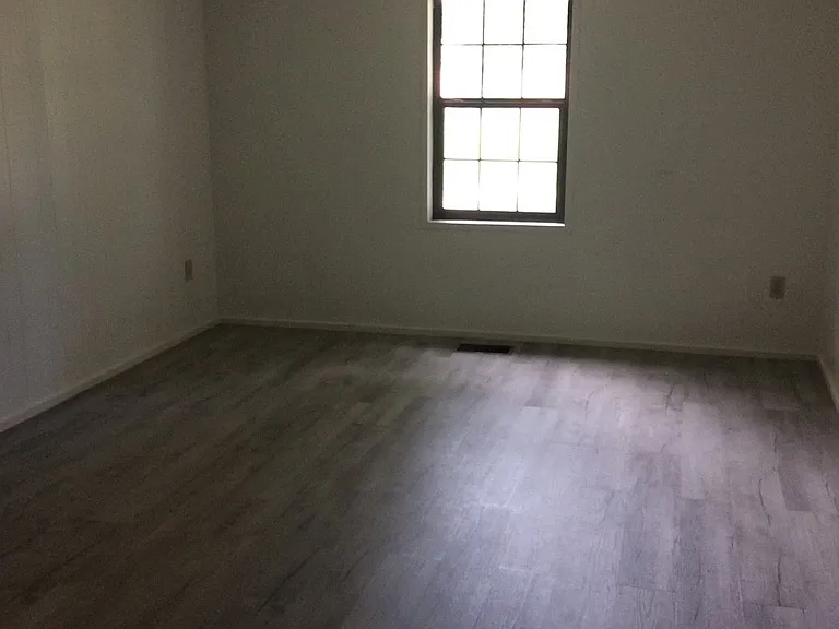 Central Ave — Photo 8