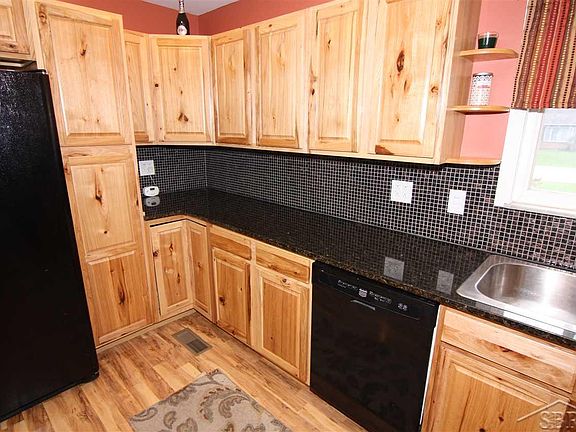 3rd image of 2446 Plainview Dr