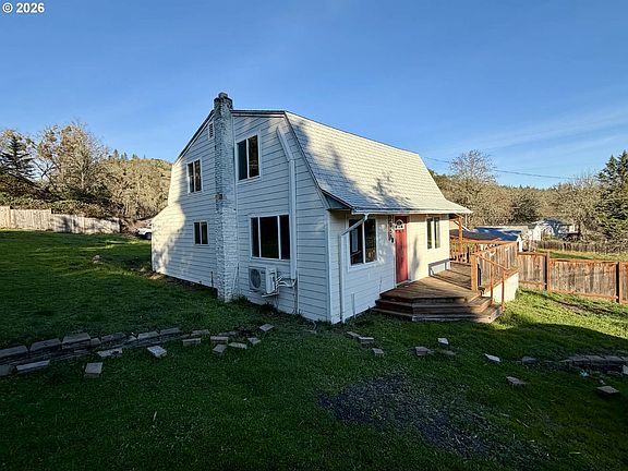 5th image of 2056 NE Oswego Ave