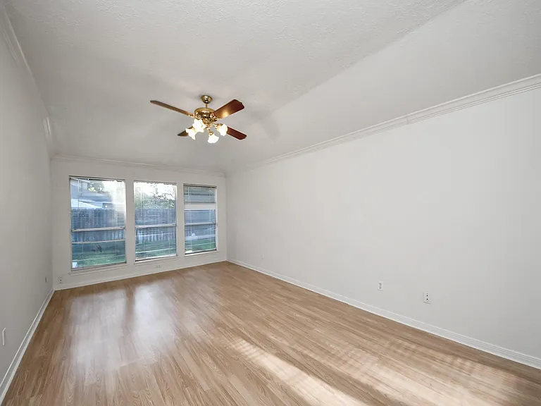 3611 Bee Bayou Ln — Photo 23