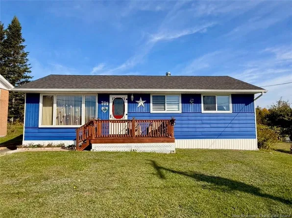 209 Centennial Heights St, Dalhousie, NB E8C 1K5