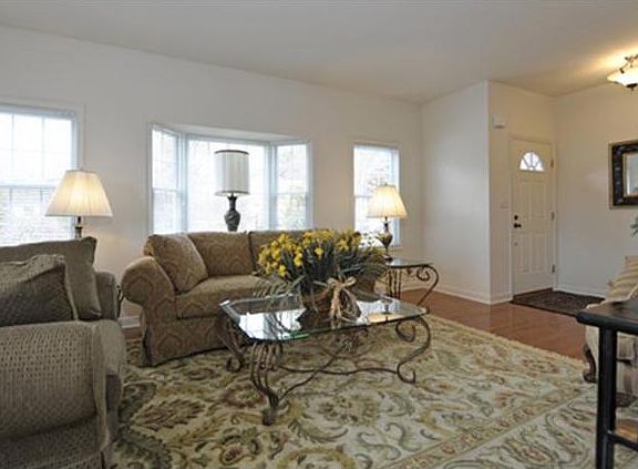 2nd image of 601 Bowers Dr