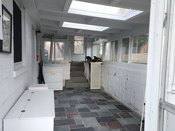 2nd image of 27 Strawberry Hill Ln