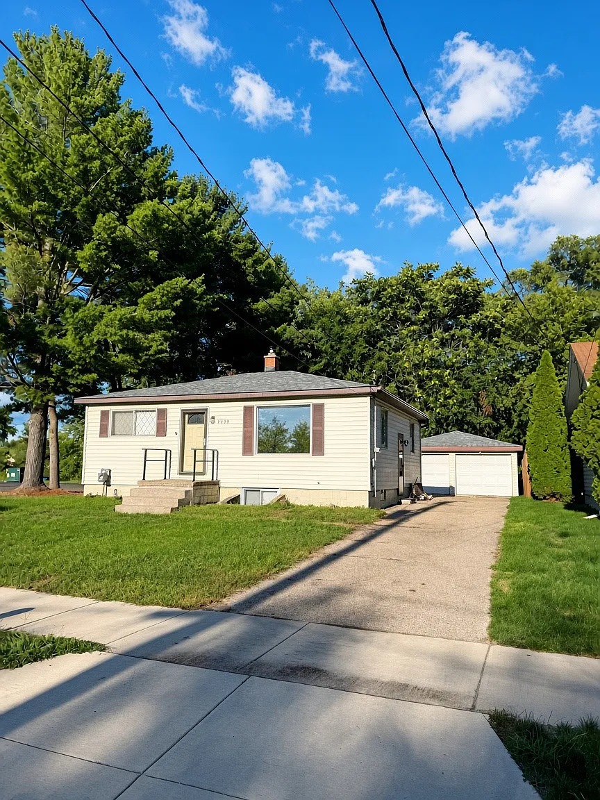 2 bed, 1200 sqft, $1,950 — Photo 1