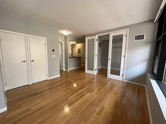 Rented by Tourma Realty LLC | media 7