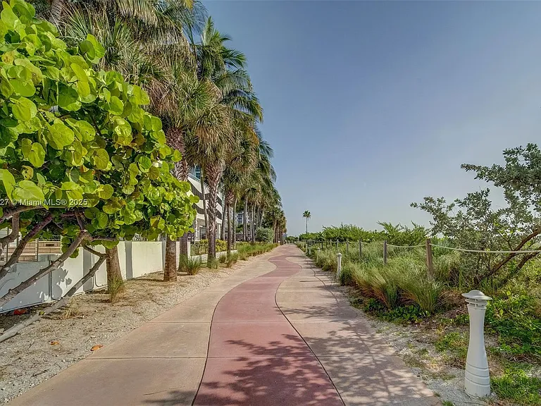 6801 Collins Ave #815 — Photo 11