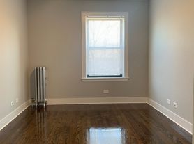 4350-58 N. Cicero Ave/4801-13 W. Montrose Ave