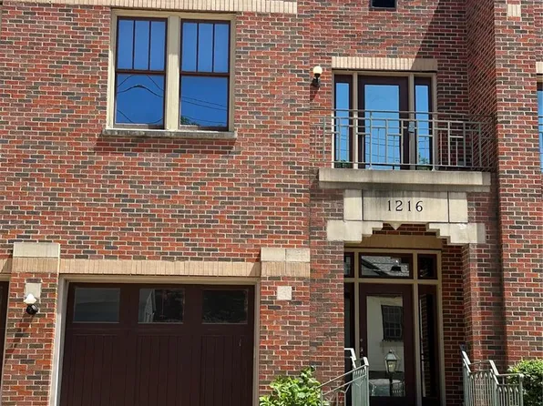 1216 S Main St #2B, Saint Charles, MO 63301