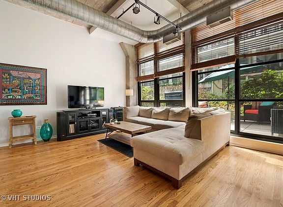 4th image of 900 N Kingsbury St APT 767