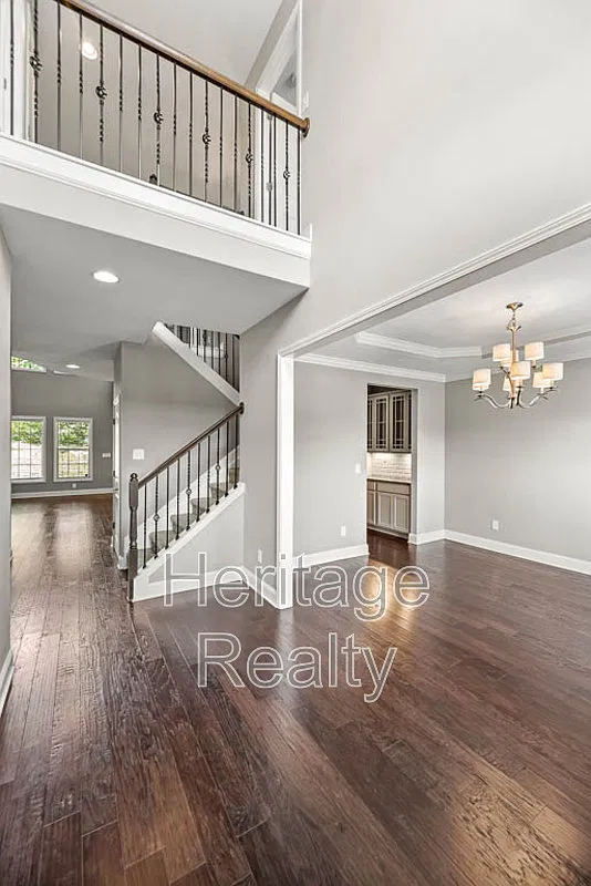 4 bed, 2.5 bath, 3363 sqft, $3,500 — Photo 4
