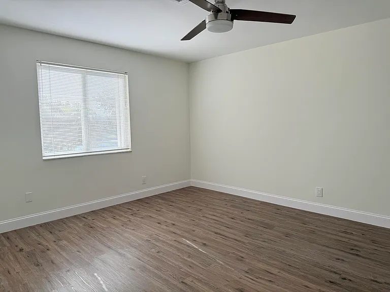 1340 NW 18th Ave #202 — Photo 15
