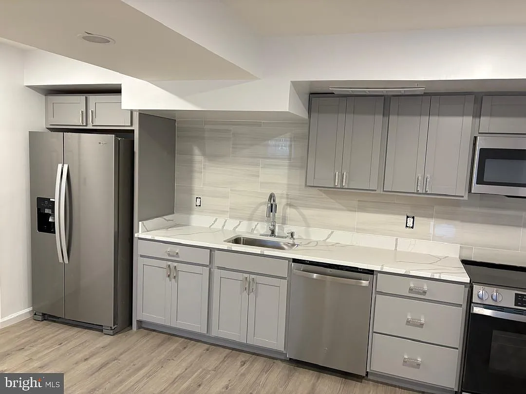 2 bed, 2.0 bath, 1950 sqft, $2,800 — Photo 3